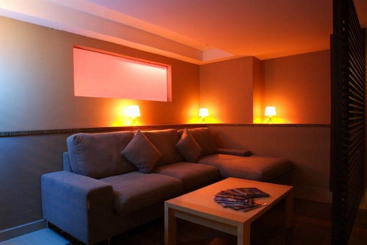 Legallery Suites Hotel Μπαντάρ Σερί Μπεγκαβάν Εξωτερικό φωτογραφία