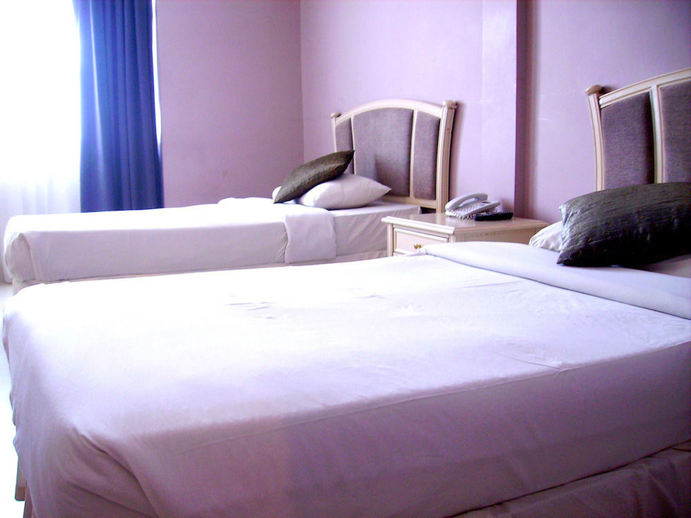 Legallery Suites Hotel Μπαντάρ Σερί Μπεγκαβάν Εξωτερικό φωτογραφία